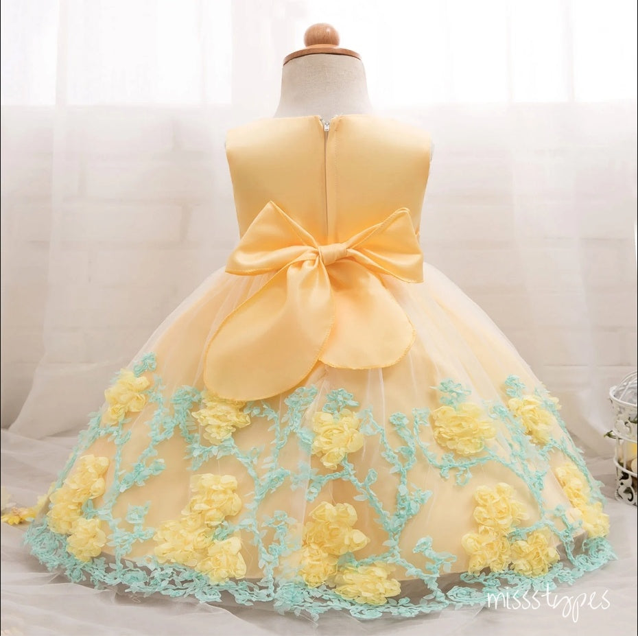 Beautiful Yellow Sleeveless Appliqued Bow A-Line Tulle Empire Popular Little Flower Girl Dresses, ET38